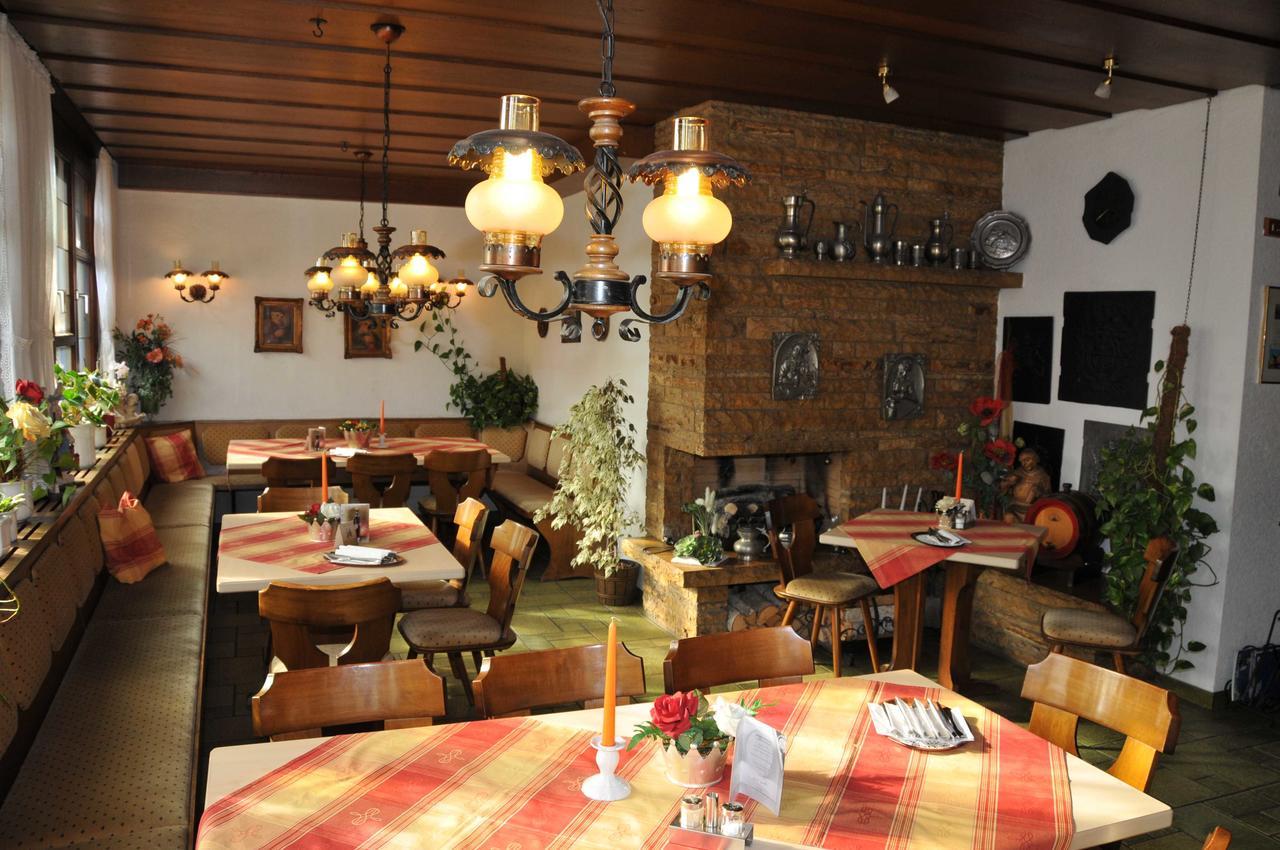 Hotel Gasthof Ratstube Kirchheim unter Teck Exterior photo